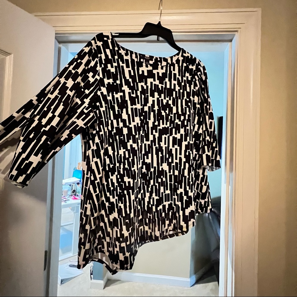 Gently loved ALFANI top
